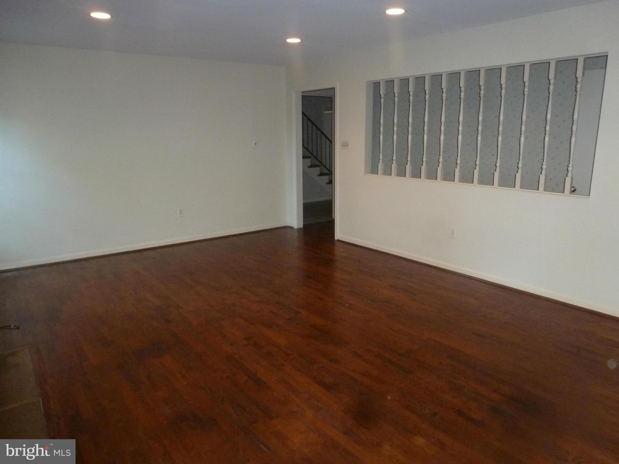 9805 Brookford Road Potomac, MD 20854 - Photo 8 of 30 Family Room
