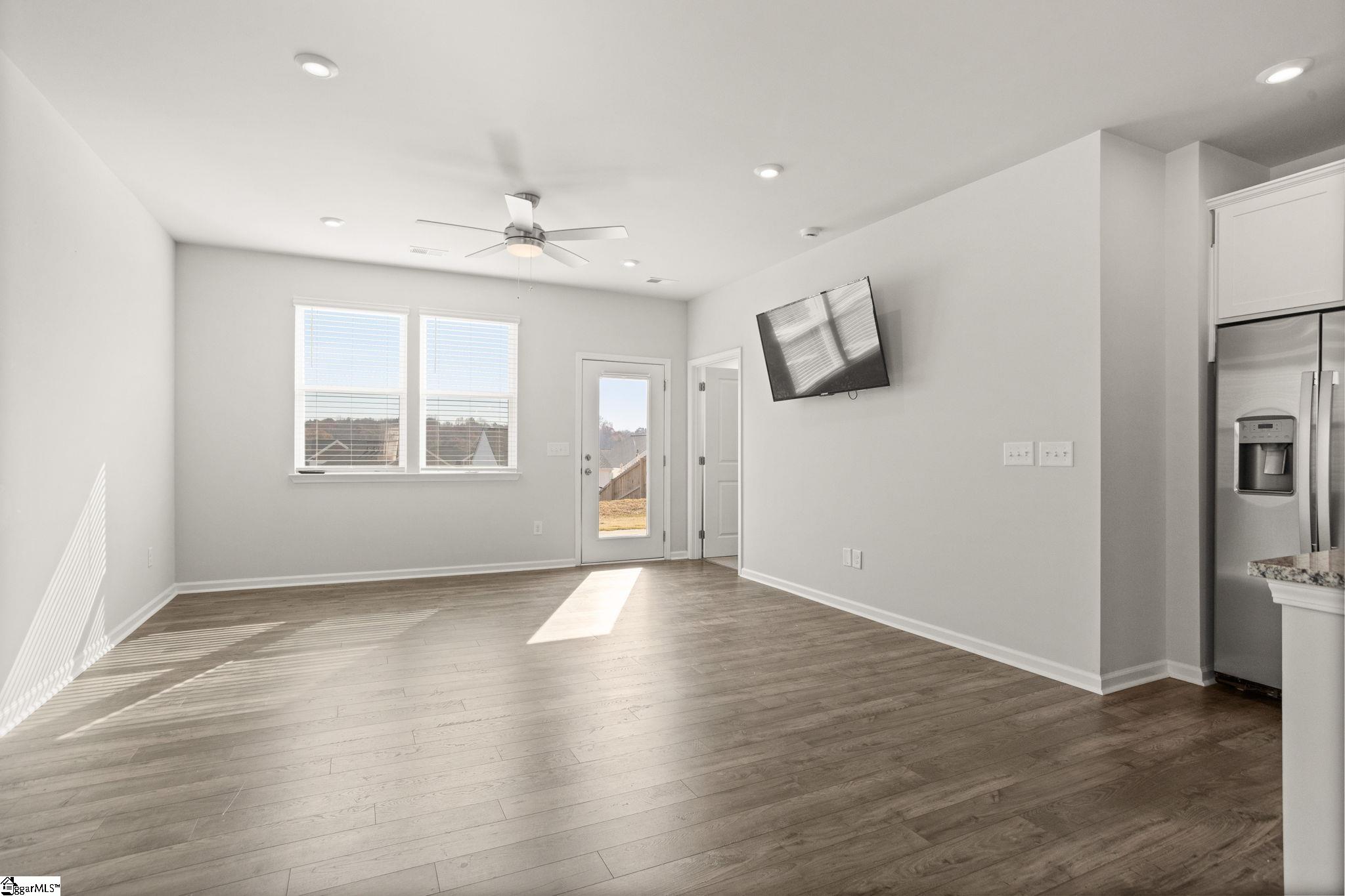 4038 Bromfield Way Boiling Springs, SC 29316 - Photo 8 of 36