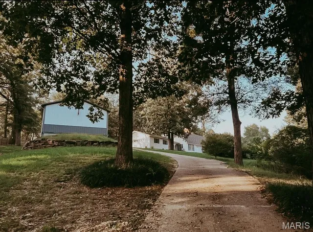 $299,900 | 16747 Chalk Bluff Trail, Dexter, MO 63841