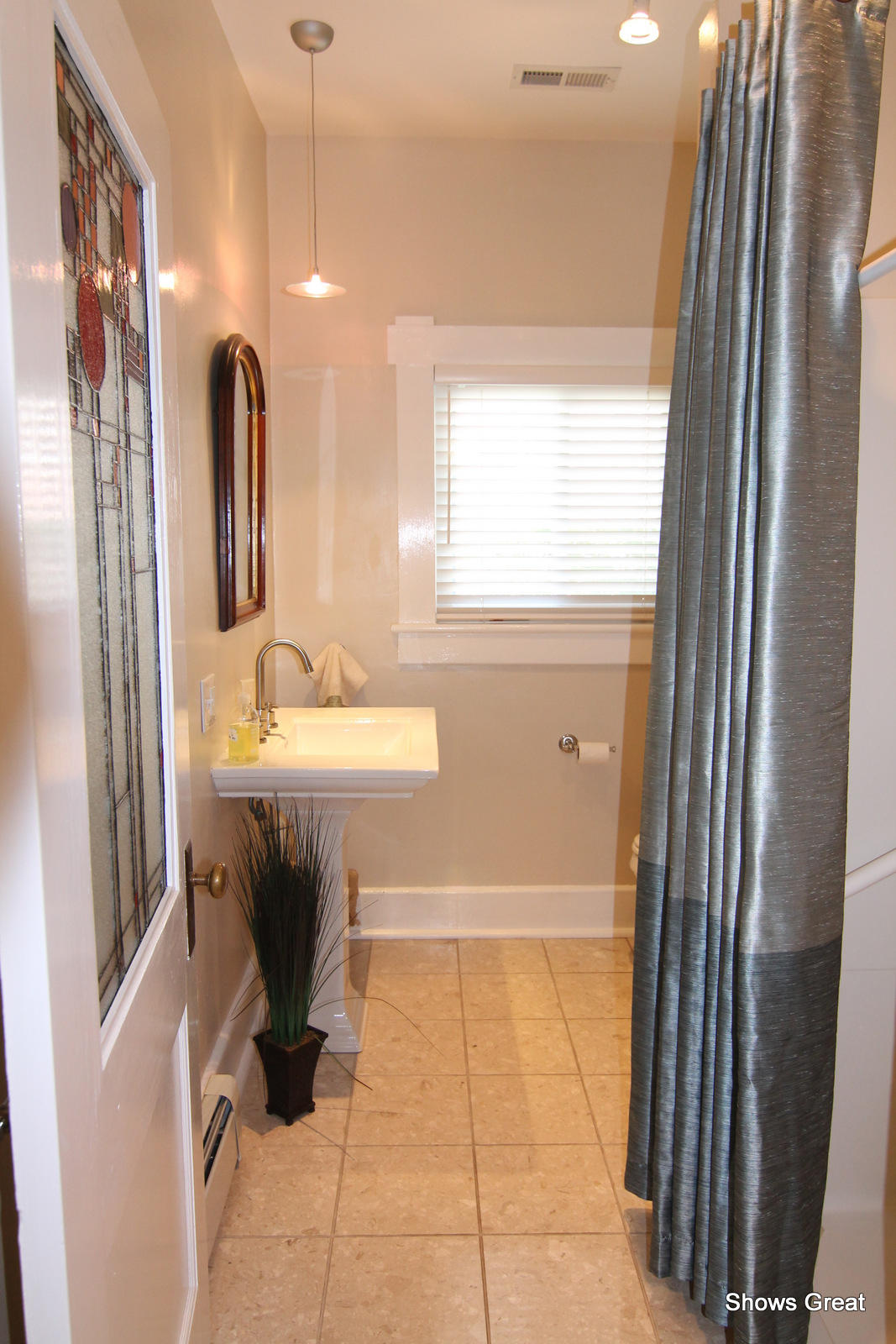 1909 Greenwood Road Southwest Roanoke, VA 24015 - Photo 22 of 44 hall bath