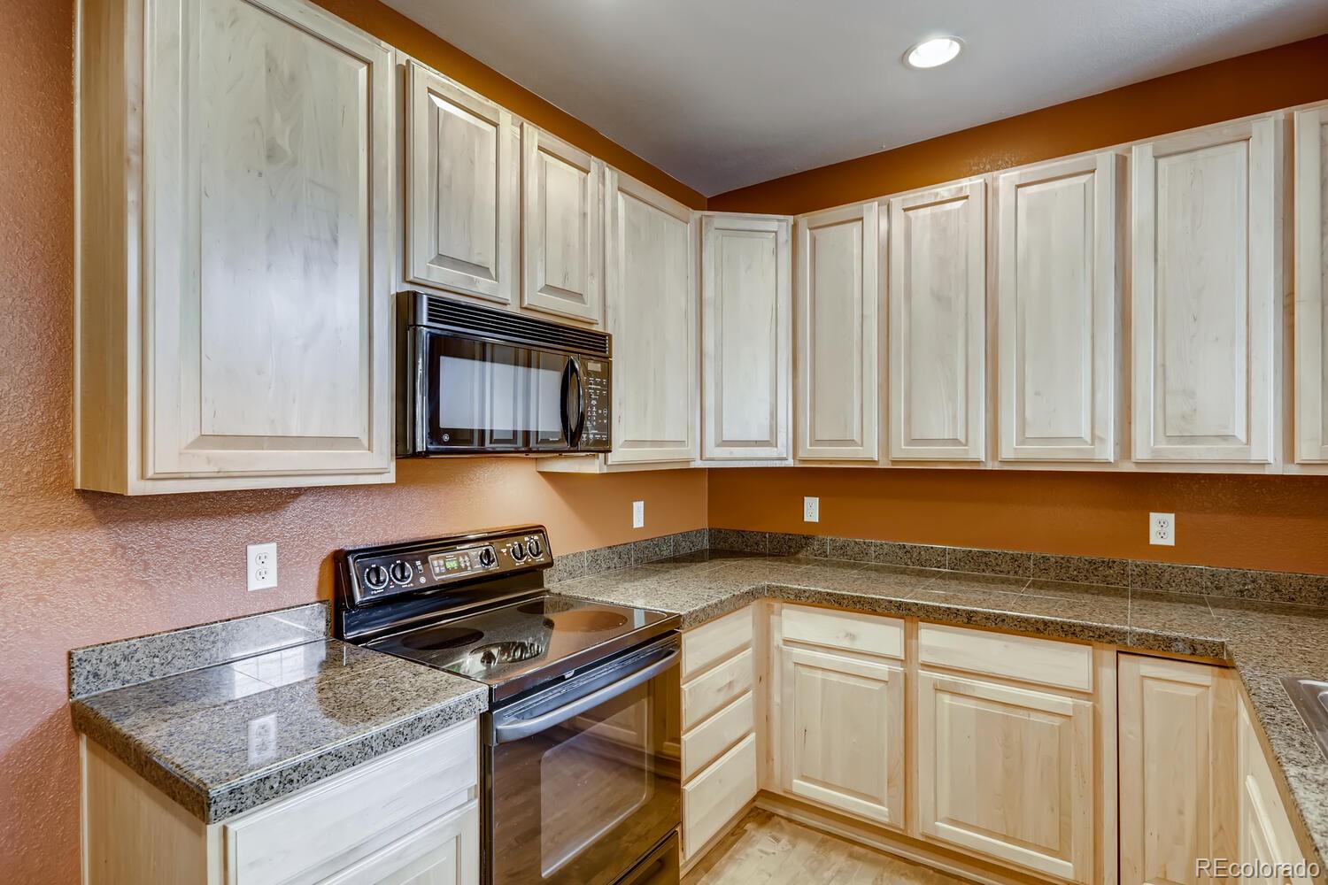 8811 Edinburgh Circle Highlands Ranch, CO 80129 - Photo 12 of 28 Gallery Image 12