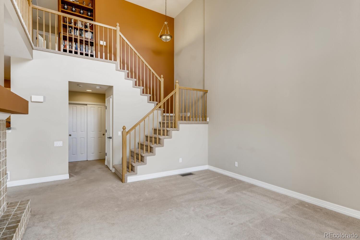8811 Edinburgh Circle Highlands Ranch, CO 80129 - Photo 5 of 28 Gallery Image 5