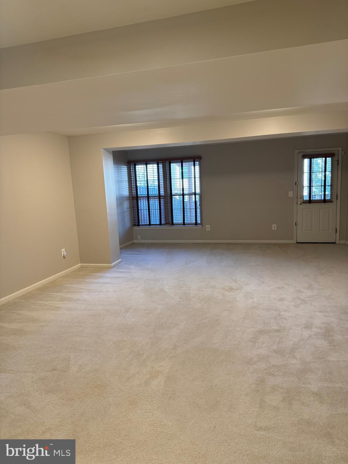 14342 Papilion Way Centreville, VA 20121 - Photo 16 of 46 an empty room with windows