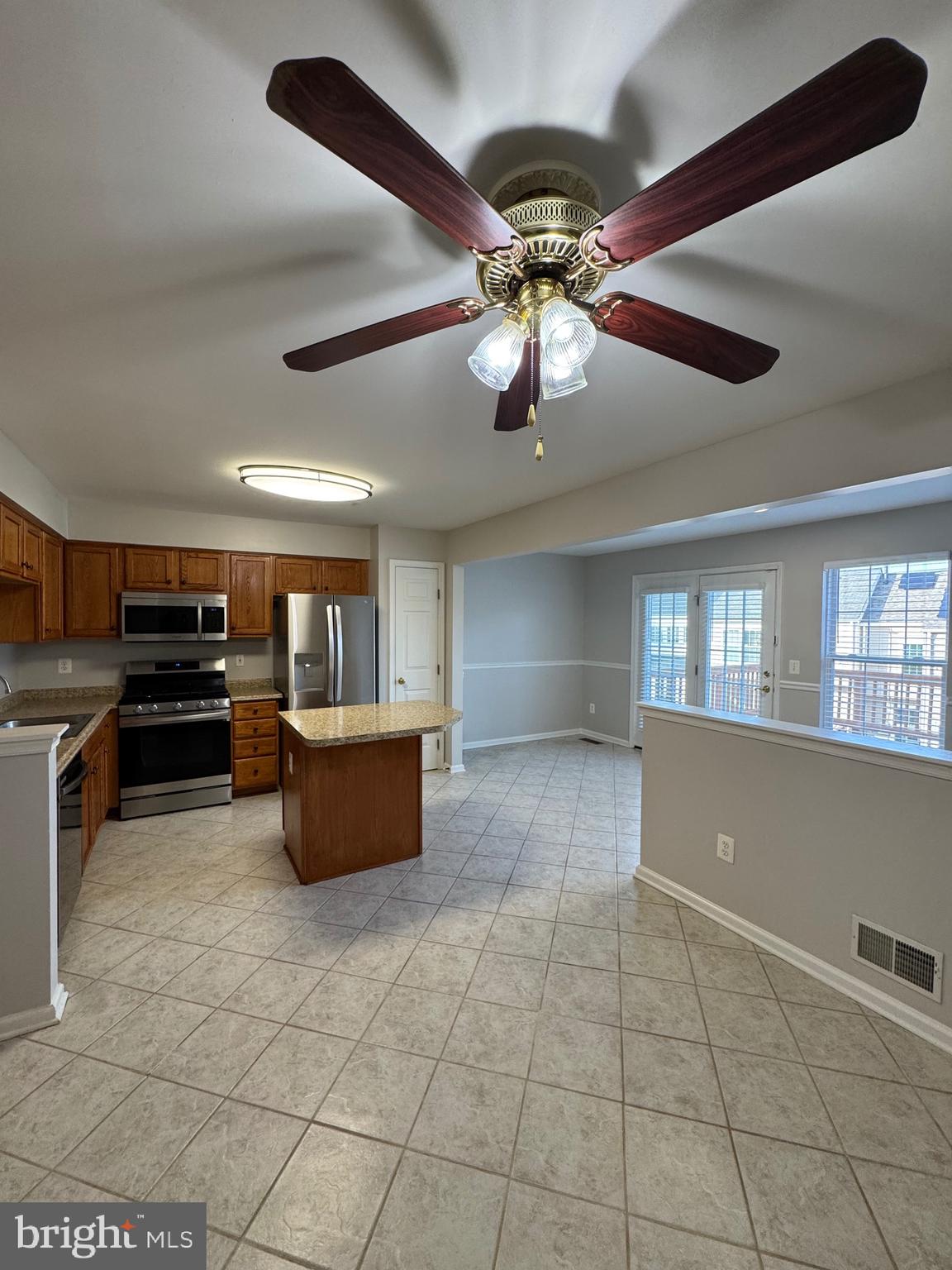 14342 Papilion Way Centreville, VA 20121 - Photo 41 of 46 a view of kitchen and microwave