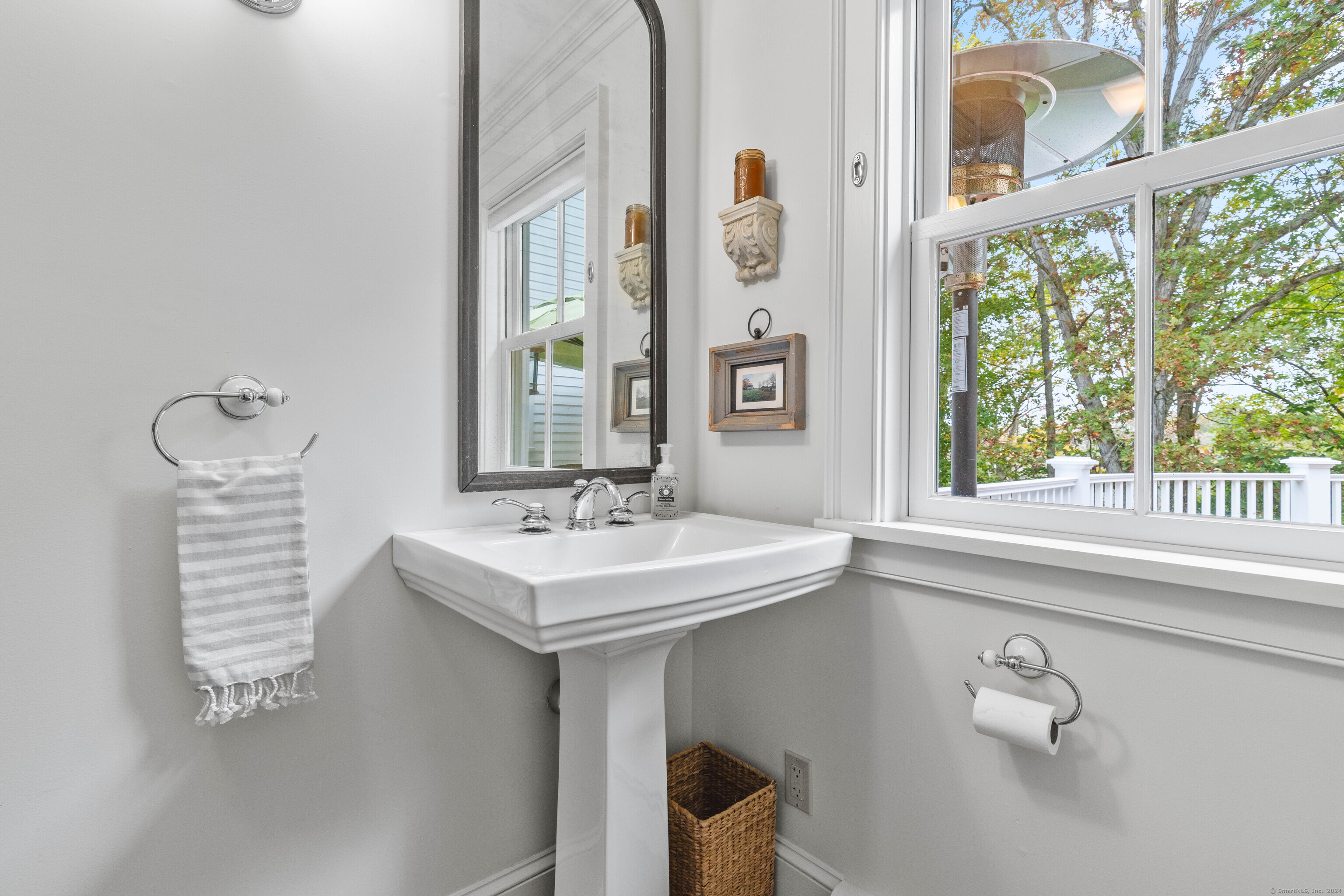 1 Hathaway Road East Lyme, CT 06333 - Photo 13 of 38