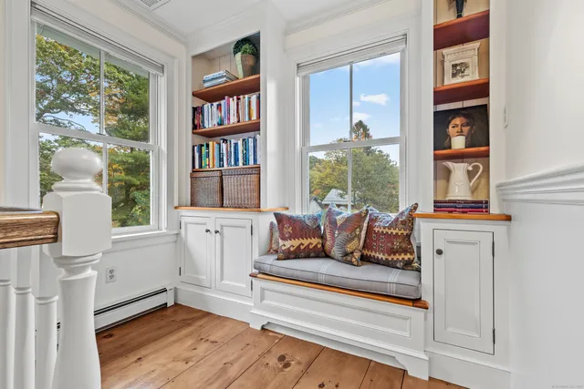 $1,150,000 | 1 Hathaway Road, East Lyme, CT 06333