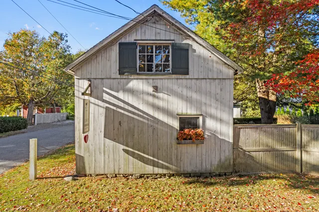 $1,150,000 | 1 Hathaway Road, East Lyme, CT 06333