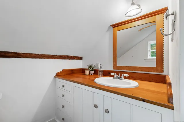 $1,150,000 | 1 Hathaway Road, East Lyme, CT 06333