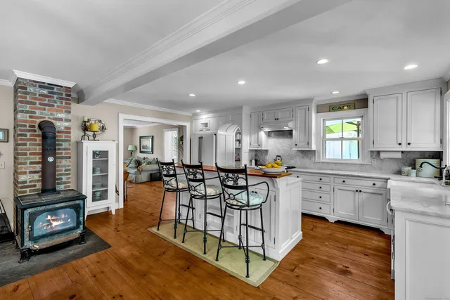 $1,150,000 | 1 Hathaway Road, East Lyme, CT 06333