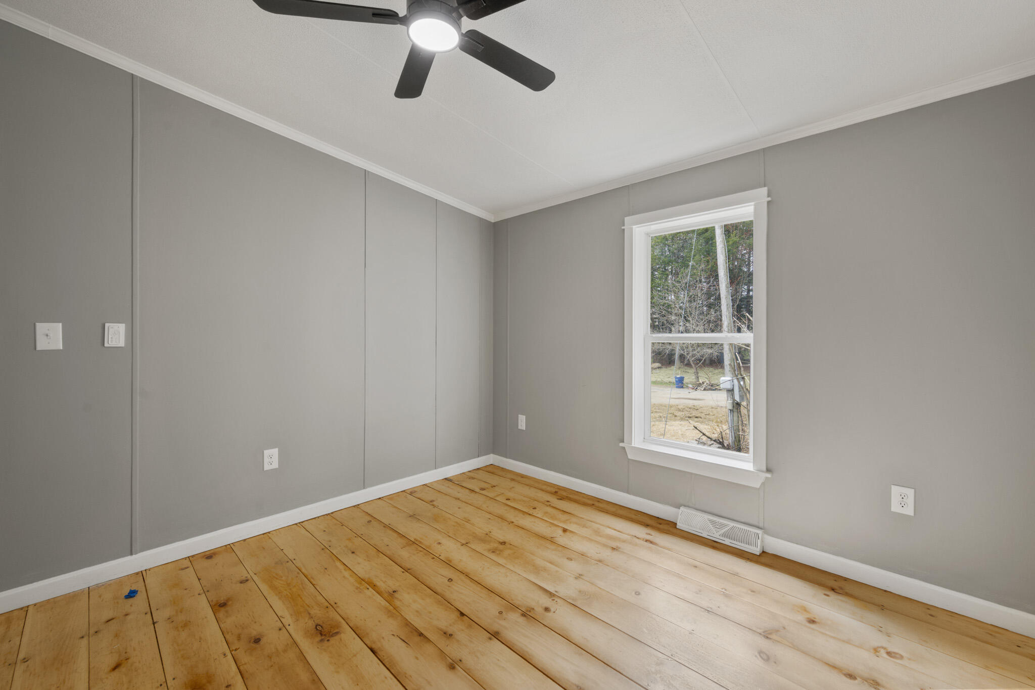 85 Canaan Road Hampden, ME 04444 - Photo 27 of 42 DSC_1147