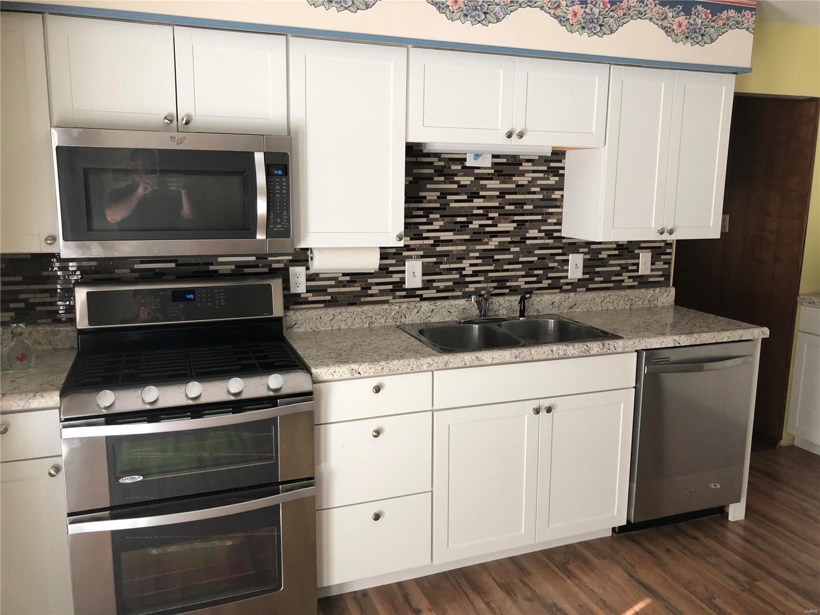 205 Edgewood Road Salem, IL 62881 - Photo 4 of 14 Gallery Image 4