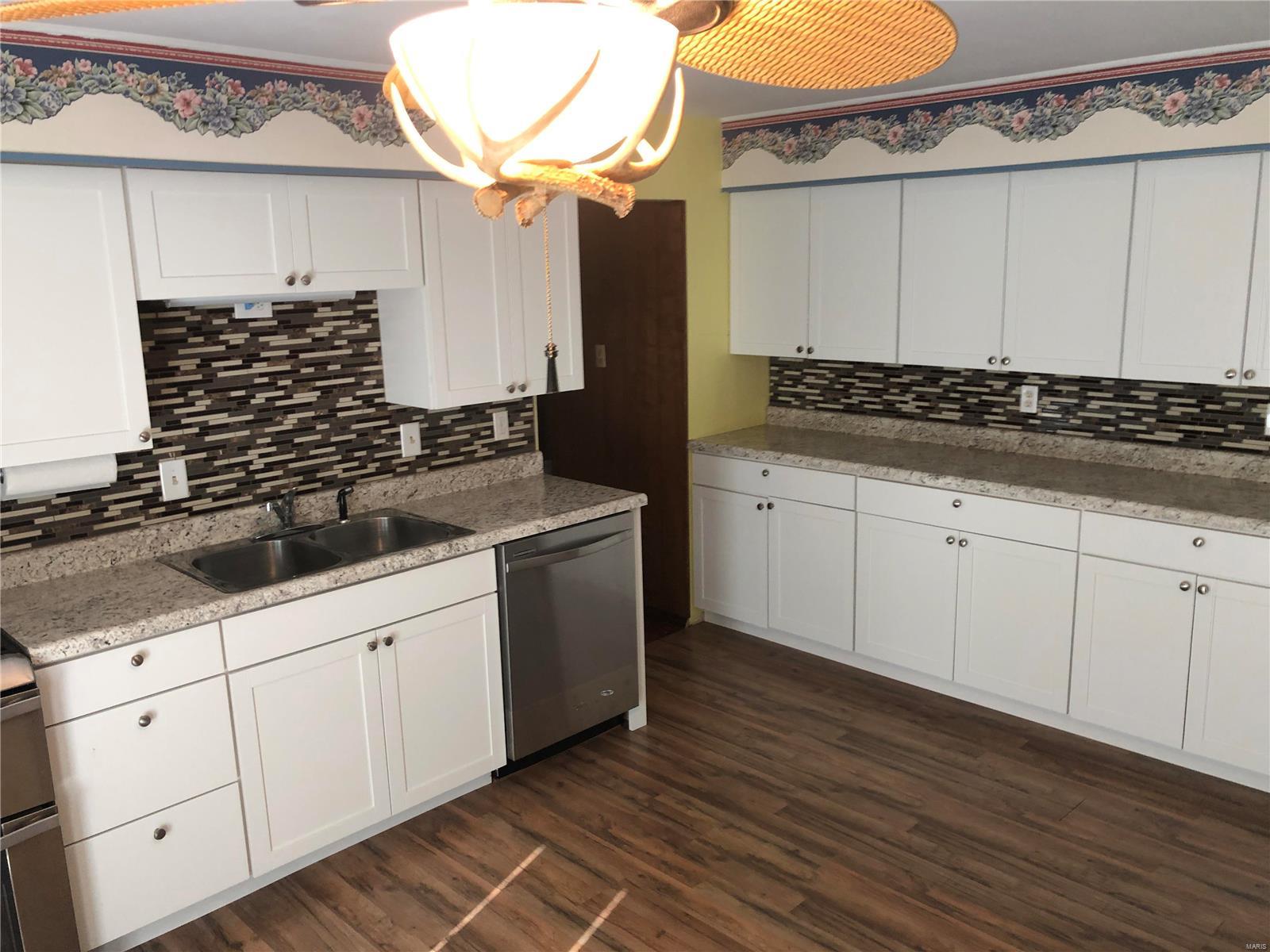 205 Edgewood Road Salem, IL 62881 - Photo 5 of 14 Gallery Image 5