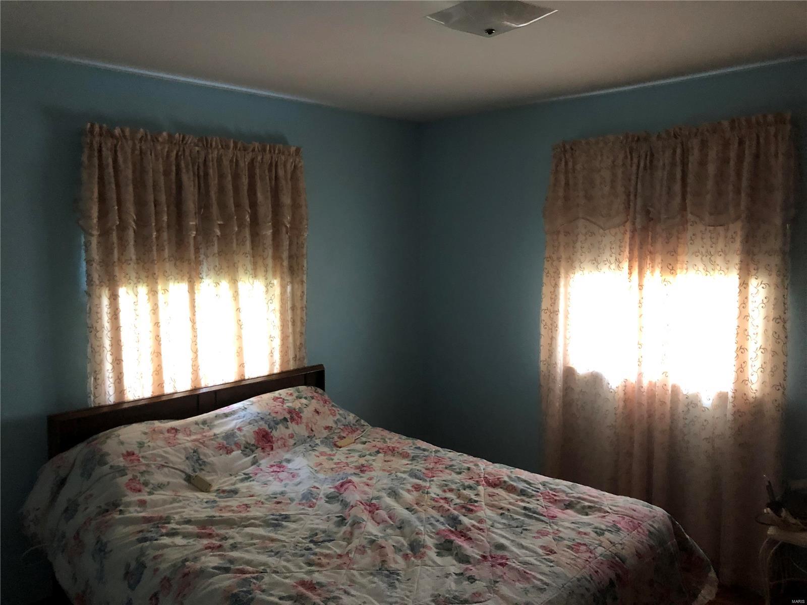 205 Edgewood Road Salem, IL 62881 - Photo 10 of 14 Gallery Image 10