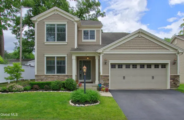 $924,900 | 7 McKenzie Way, Saratoga Springs, NY 12866