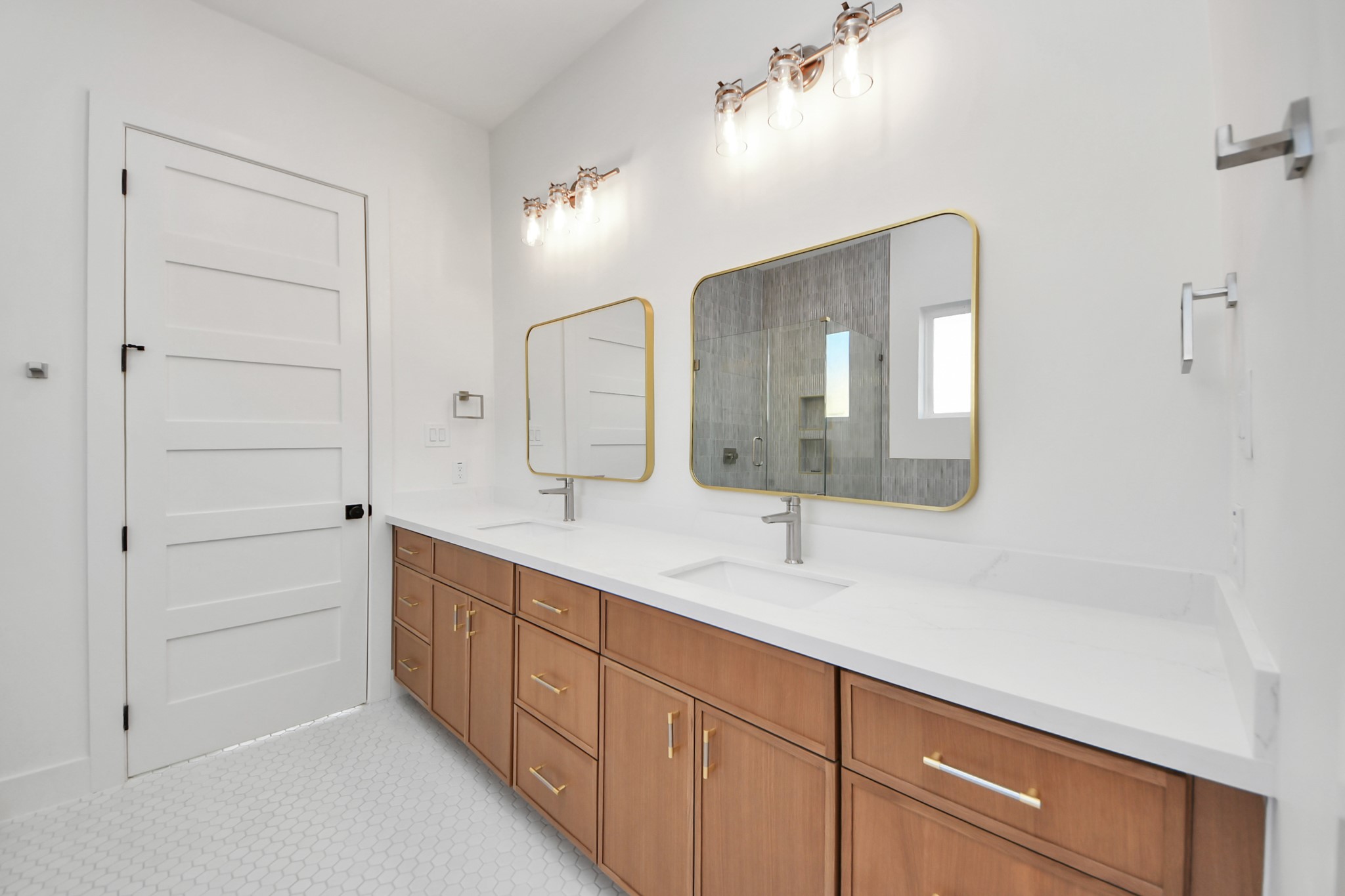 4819 Austin Street, Unit B Houston, TX 77004 - Photo 28 of 49 a spacious bathroom with a double vanity sink mirror and