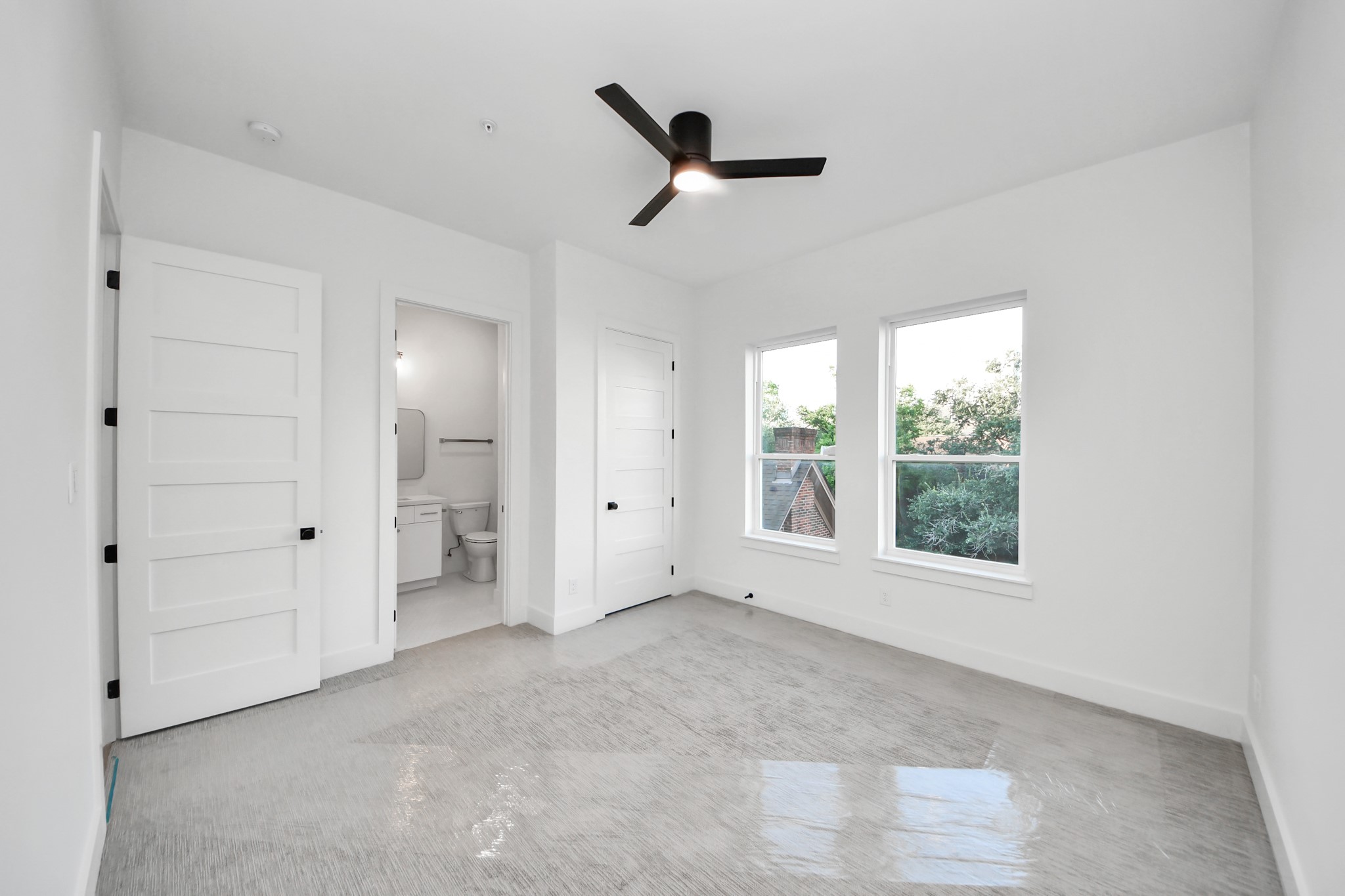 4819 Austin Street, Unit B Houston, TX 77004 - Photo 37 of 49 a view of empty room with window and ceiling fan