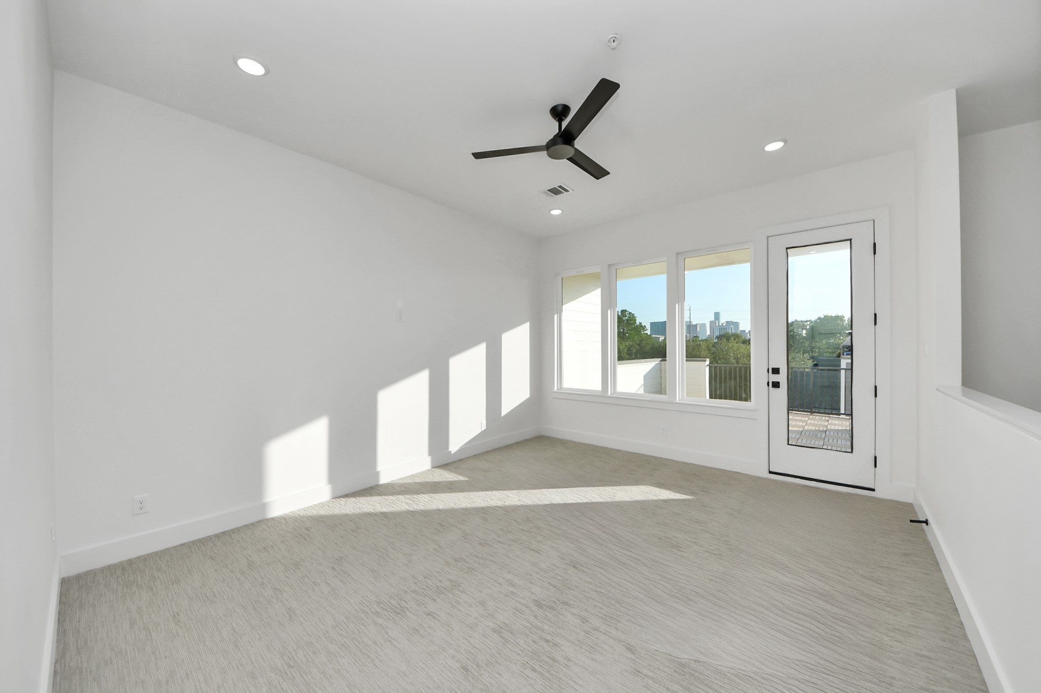 4819 Austin Street, Unit B Houston, TX 77004 - Photo 39 of 49 a view of entryway and hall with a window