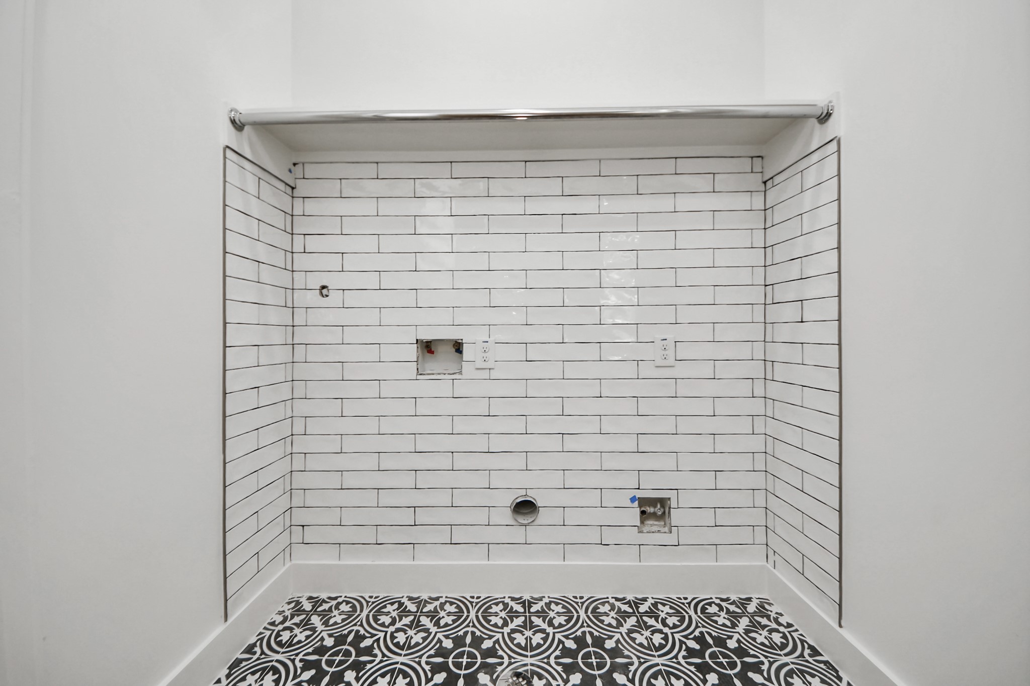 4819 Austin Street, Unit B Houston, TX 77004 - Photo 43 of 49 a bathroom with a shower