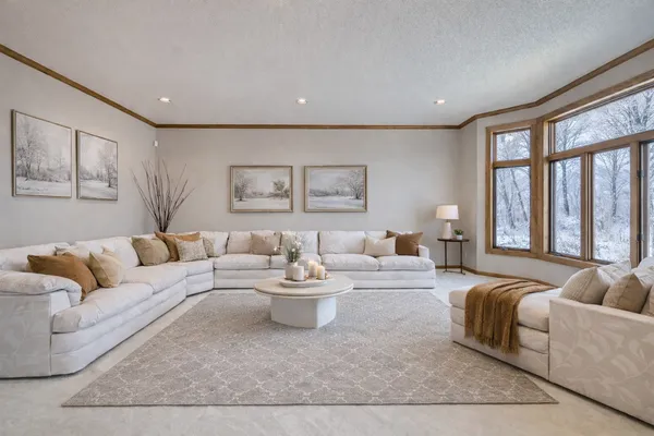 $1,995,000 | 4 West Bay Lane, North Oaks, MN 55127