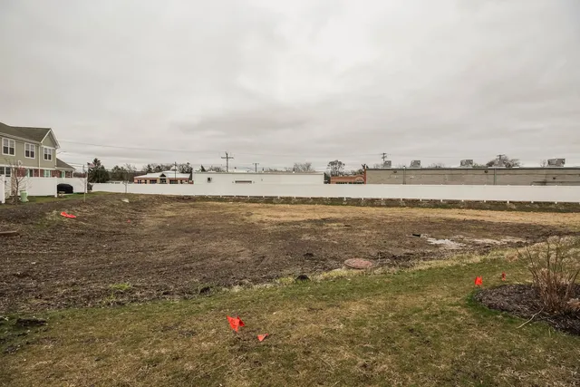 $4,800 | 10723 Clock Tower Drive, Countryside, IL 60525