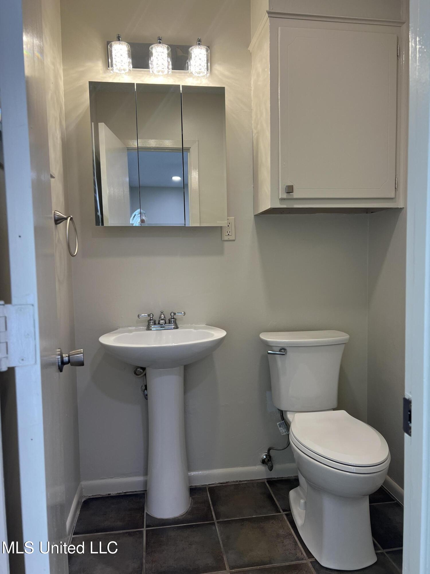 404 Hanley Road Ocean Springs, MS 39564 - Photo 11 of 13 IMG_2030