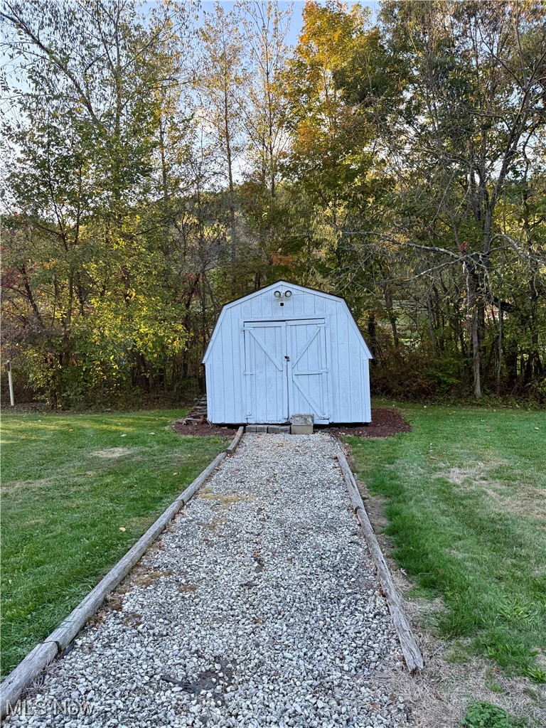 1734 Barnhill Road Southeast New Philadelphia, OH 44663 - Photo 5 of 17 Gallery Image 5