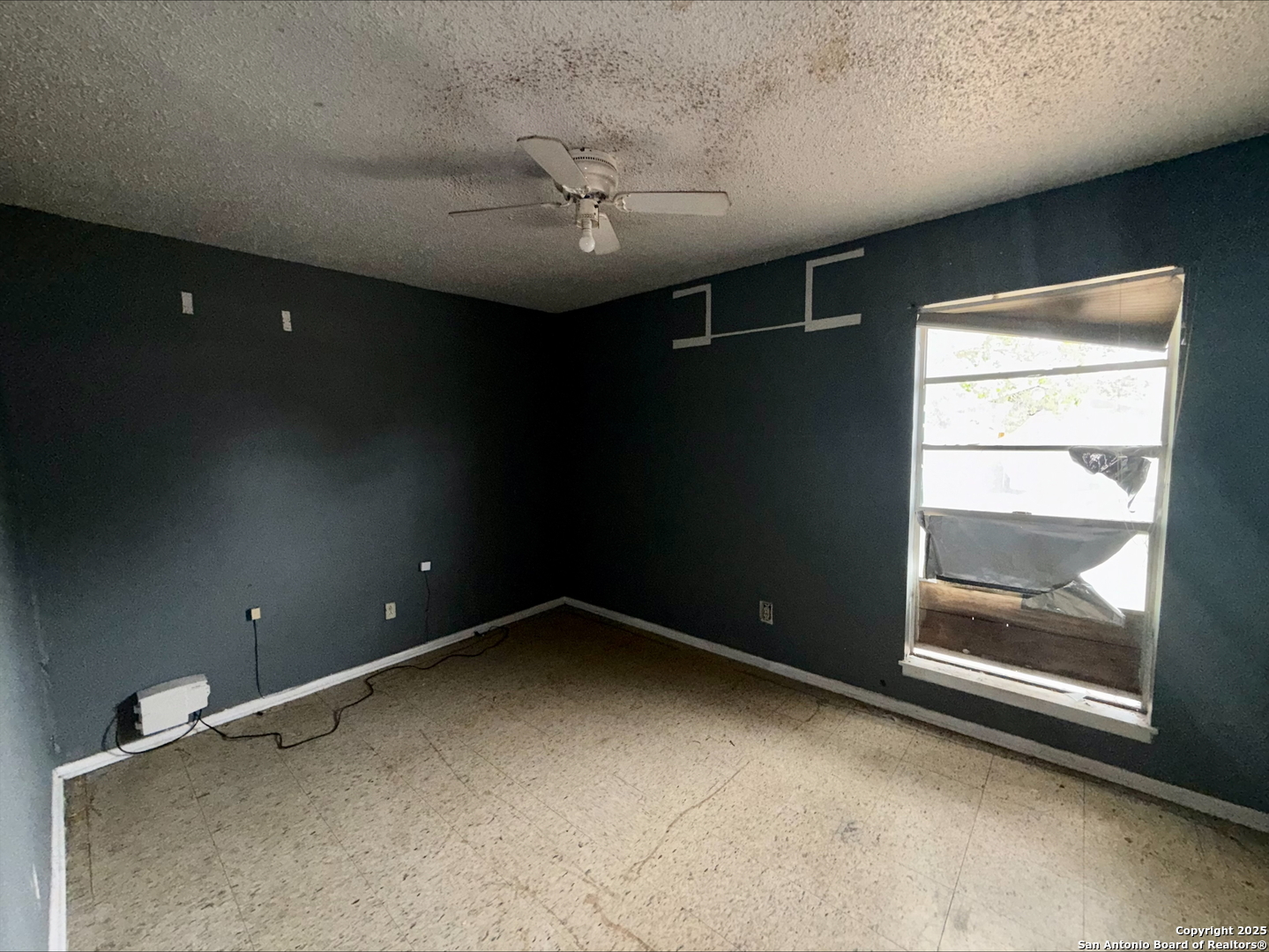 805 Continental Drive Three Rivers, TX 78071 - Photo 9 of 10 a view of an empty room
