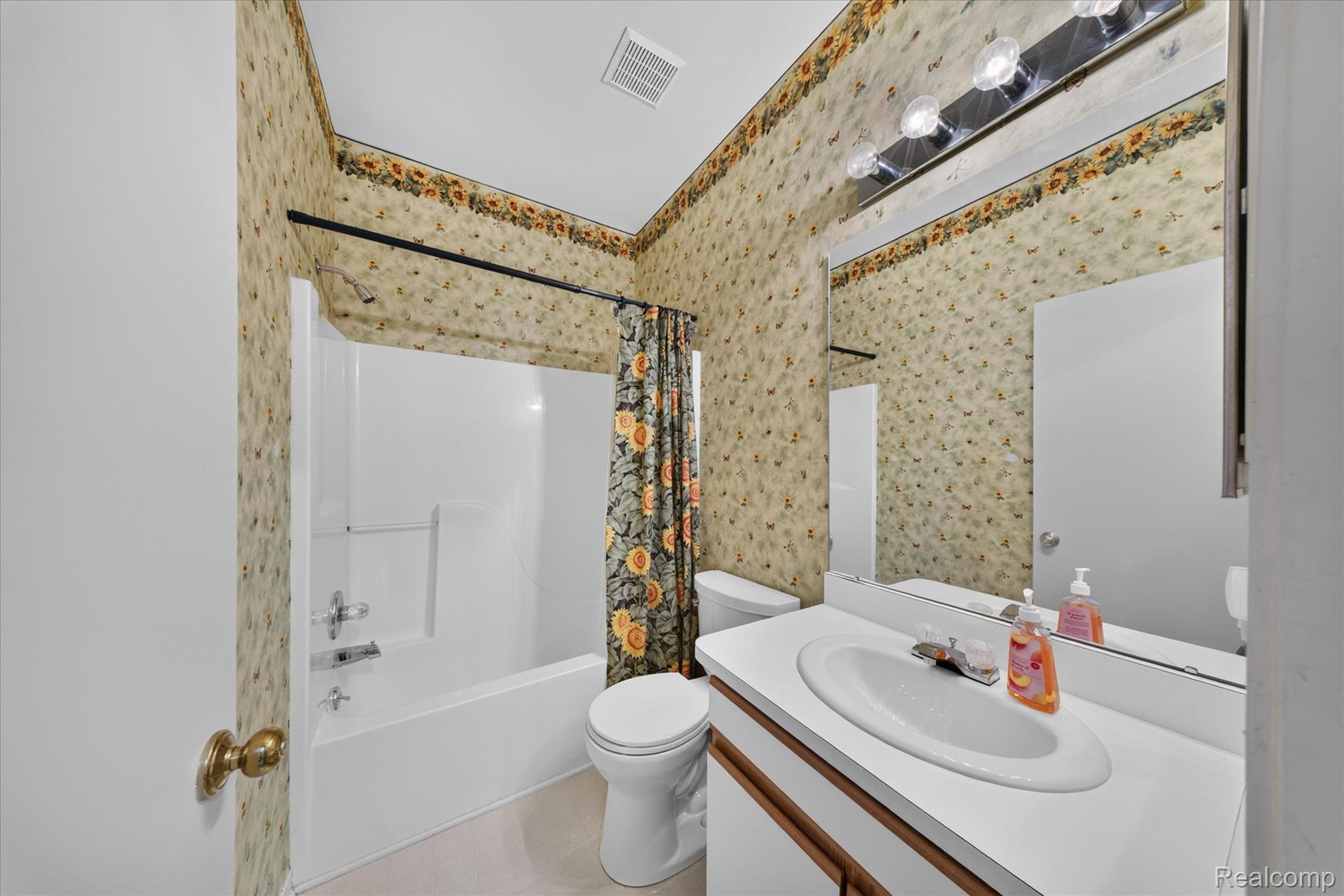 30900 Jasper Ridge Novi, MI 48377 - Photo 24 of 45 Hall bath with tub and shower