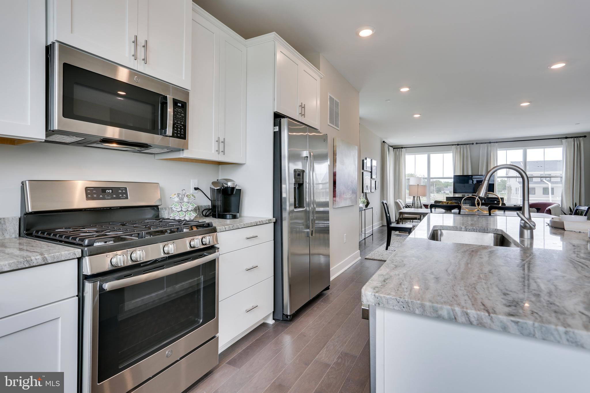 121 Aaron Truehart Way Pennington, NJ 08534 - Photo 4 of 18