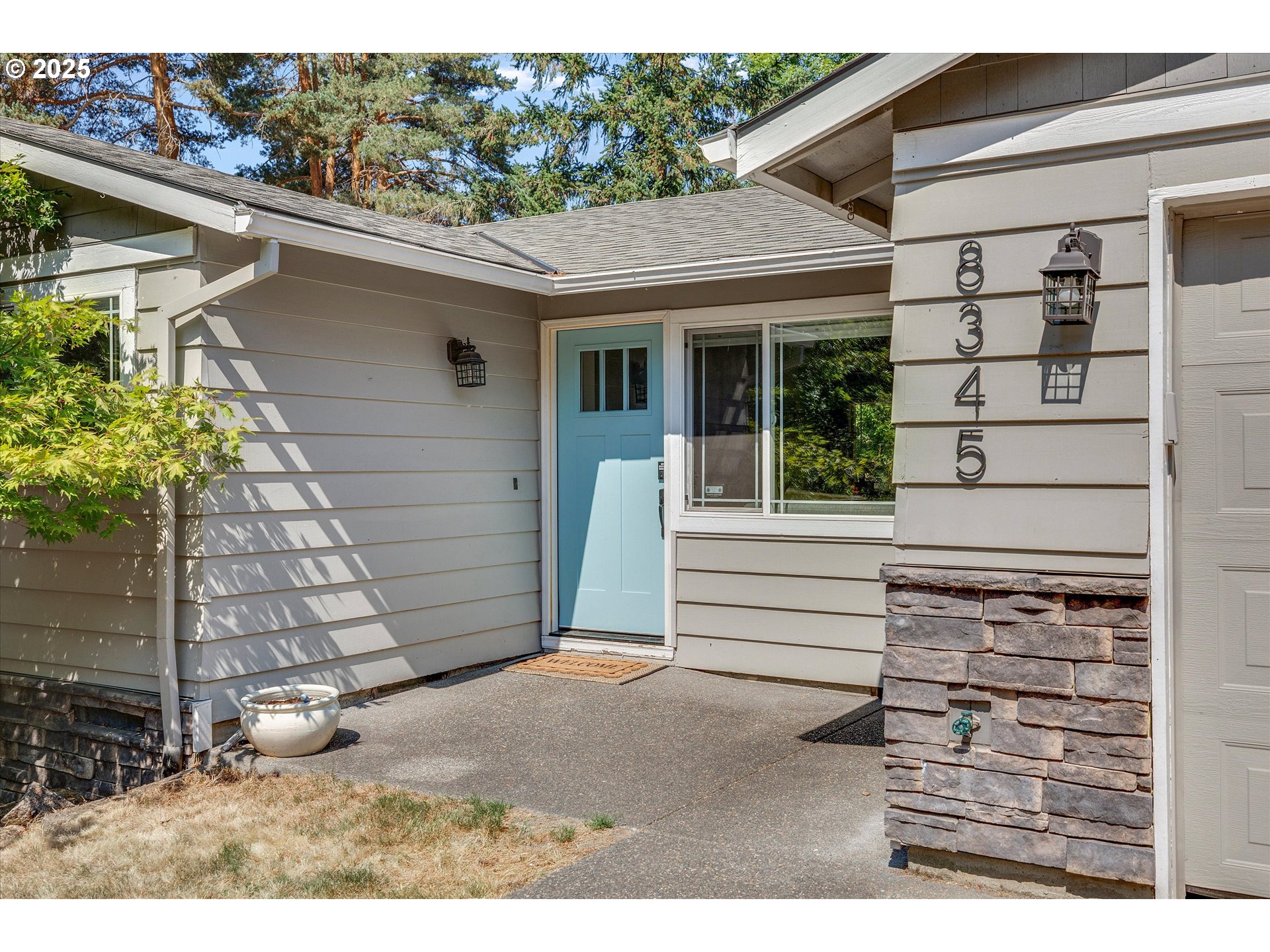 8345 Southwest Mapleleaf Street Portland, OR 97223 - Photo 2 of 43