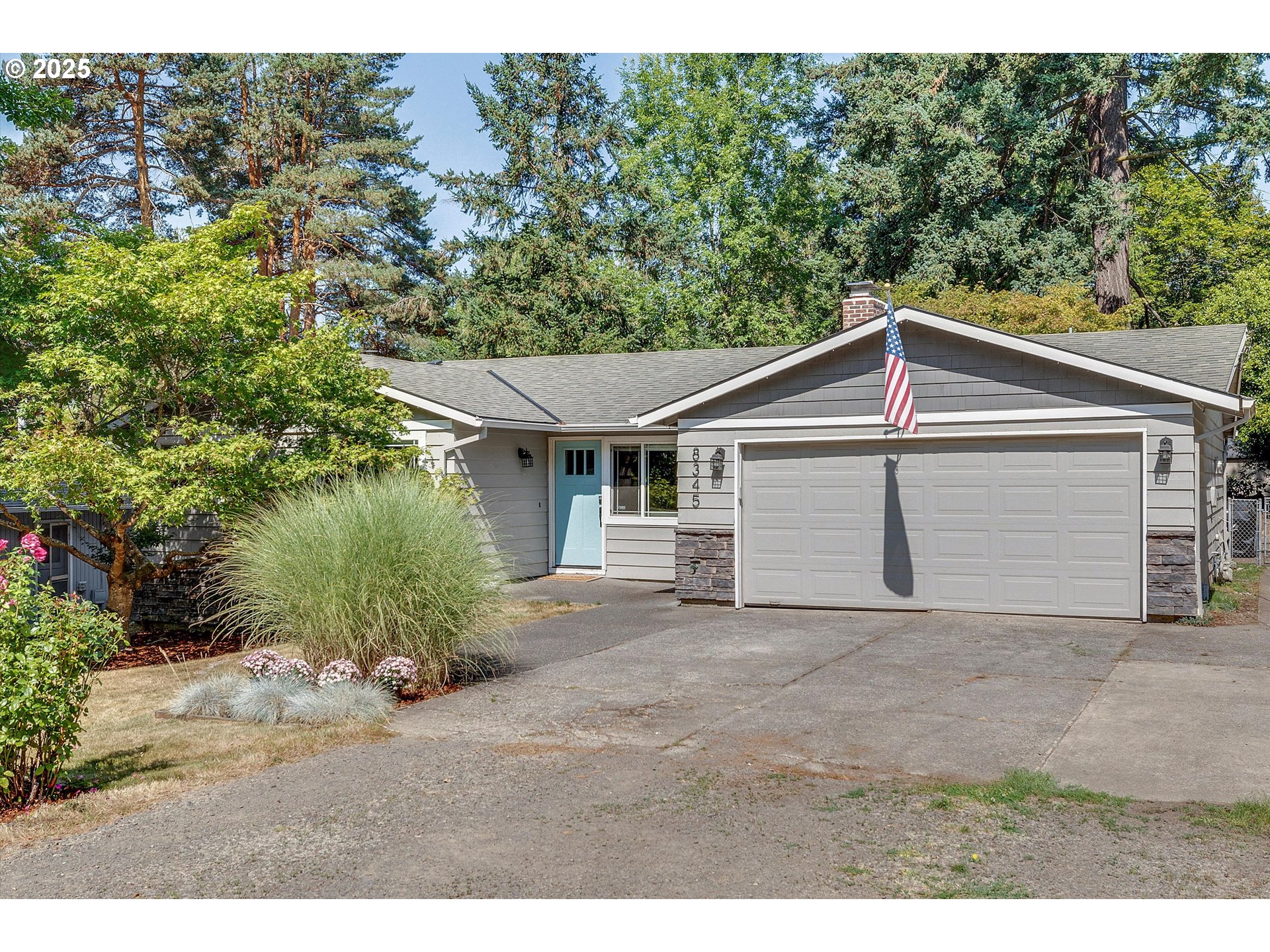 8345 Southwest Mapleleaf Street Portland, OR 97223 - Photo 34 of 43