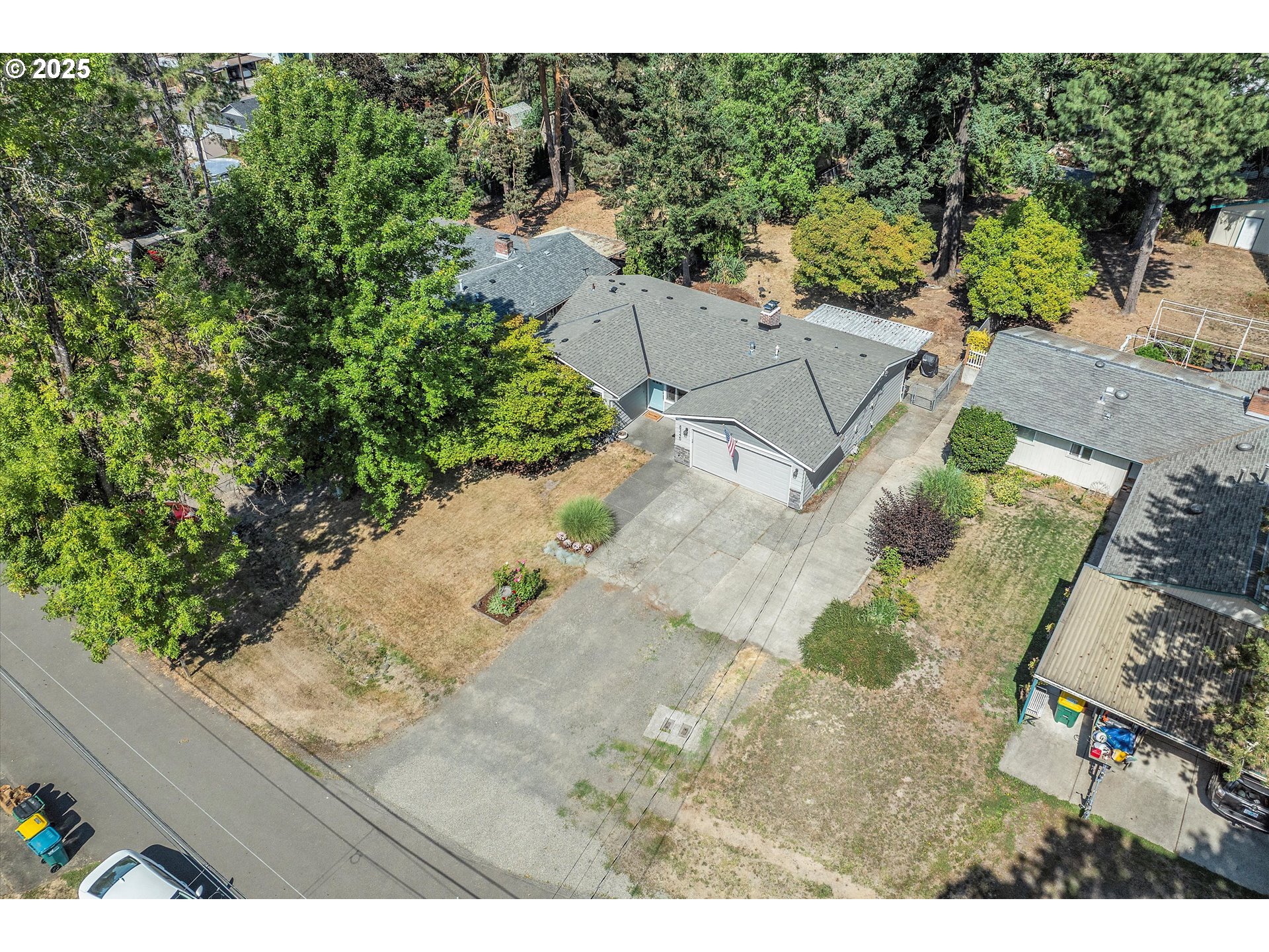 8345 Southwest Mapleleaf Street Portland, OR 97223 - Photo 35 of 43