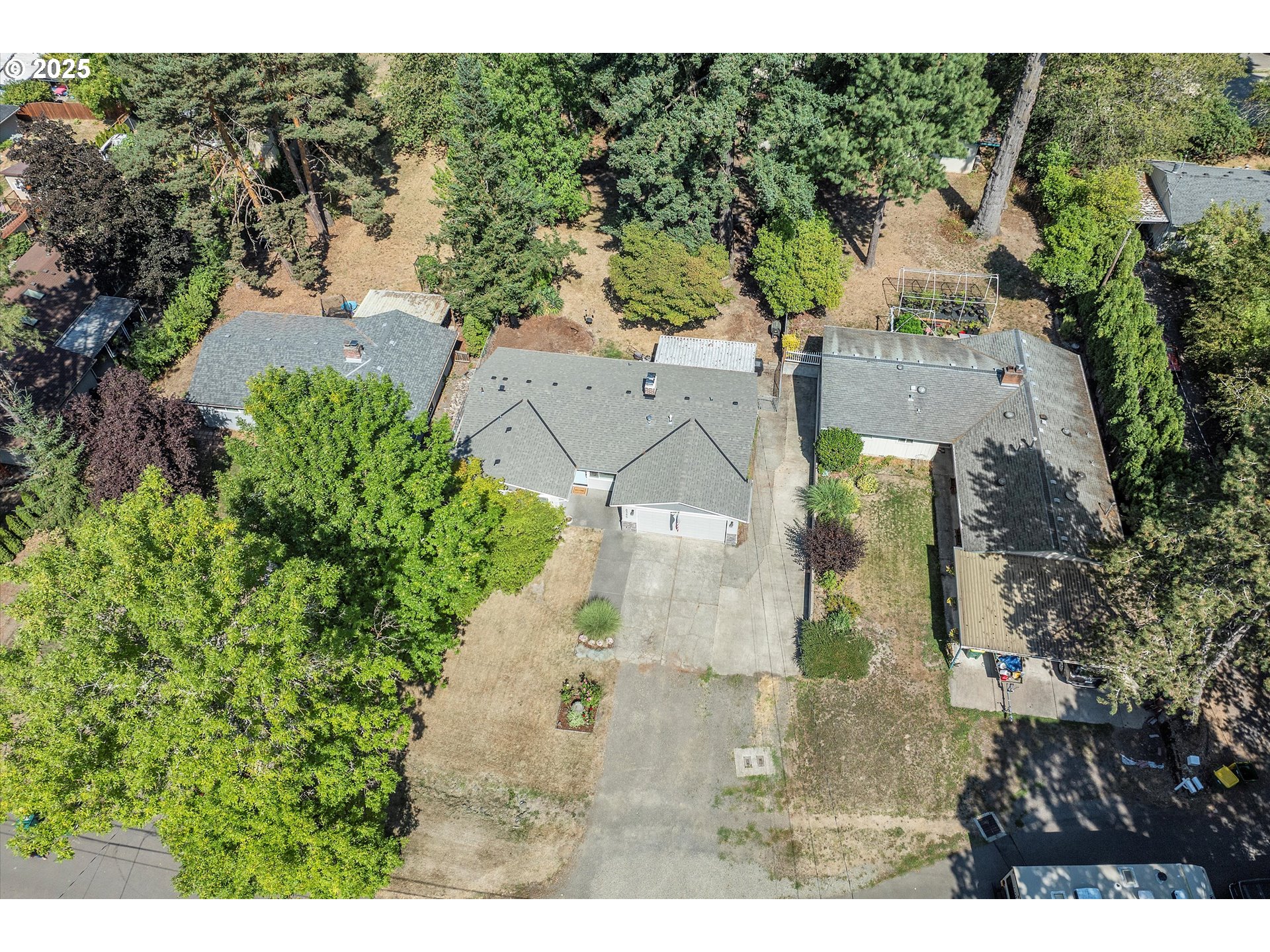 8345 Southwest Mapleleaf Street Portland, OR 97223 - Photo 36 of 43