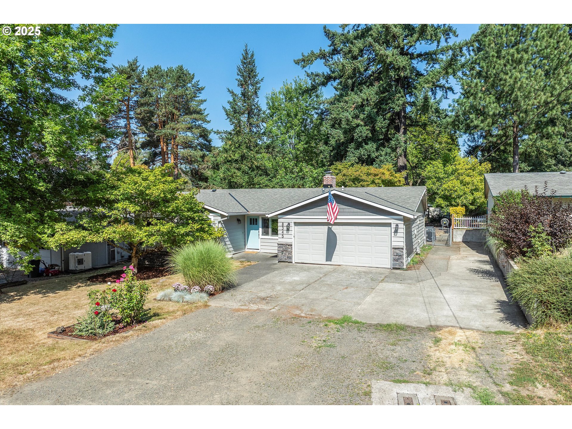 8345 Southwest Mapleleaf Street Portland, OR 97223 - Photo 39 of 43