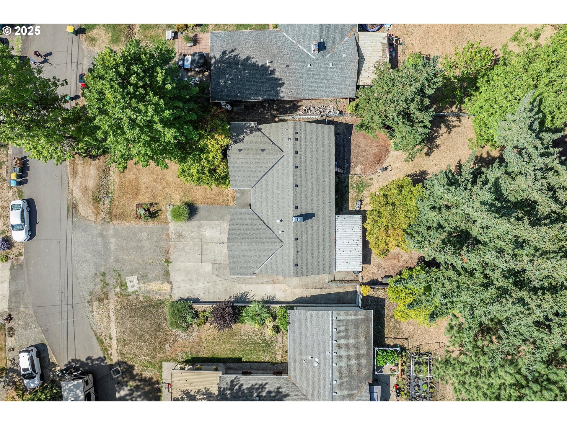 8345 Southwest Mapleleaf Street Portland, OR 97223 - Photo 40 of 43