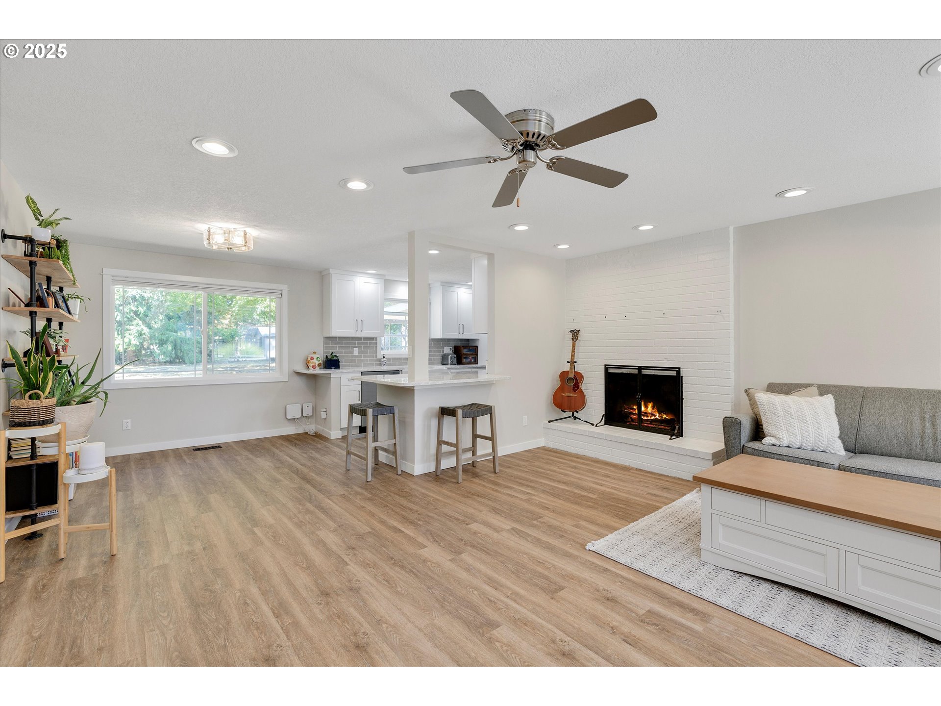8345 Southwest Mapleleaf Street Portland, OR 97223 - Photo 5 of 43