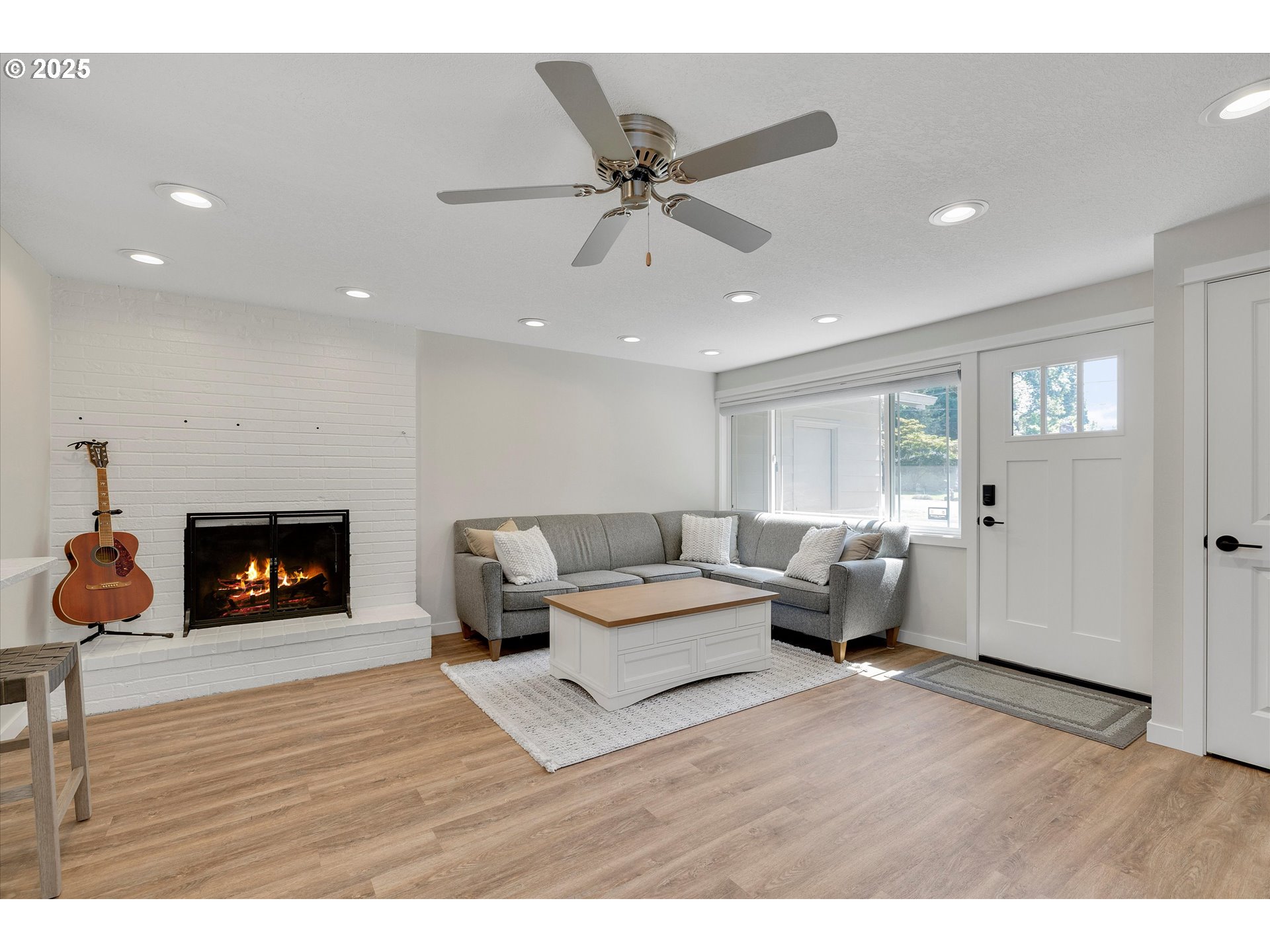 8345 Southwest Mapleleaf Street Portland, OR 97223 - Photo 6 of 43