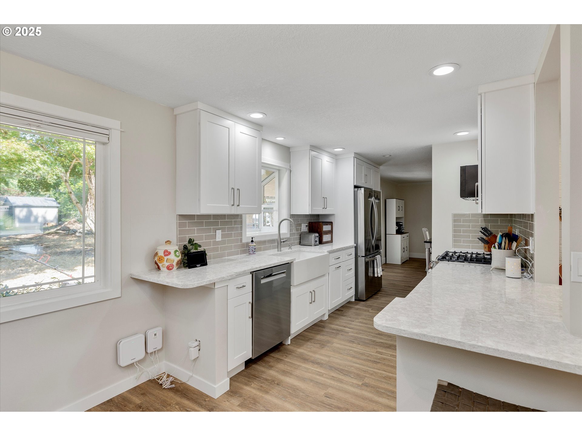 8345 Southwest Mapleleaf Street Portland, OR 97223 - Photo 8 of 43