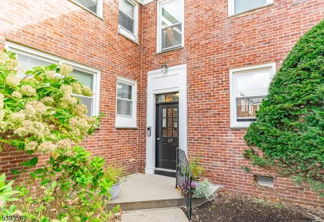 $330,000 | 349 Bloomfield Avenue, Unit 118, Verona, NJ 07044
