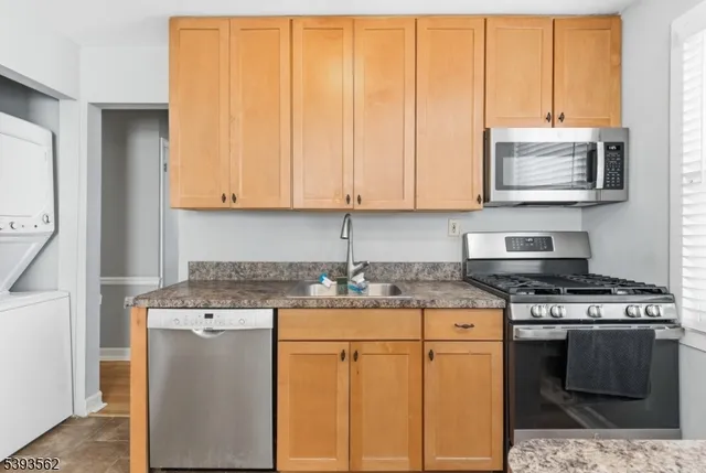 $330,000 | 349 Bloomfield Avenue, Unit 118, Verona, NJ 07044