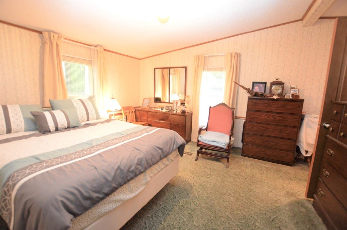 6226 Wallaker Road Benzonia, MI 49616 - Photo 13 of 29 1867142-12.JPG