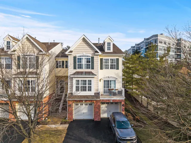 $595,000 | 4 Boatworks Drive, Bayonne, NJ 07002