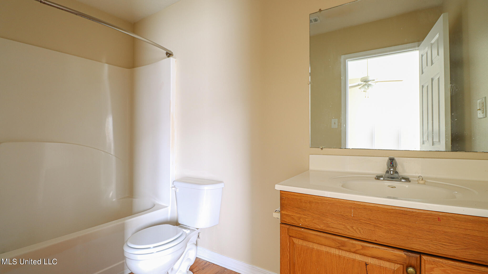 8700 Spring Avenue, Unit C Ocean Springs, MS 39564 - Photo 11 of 14 8700 Unit C-1715