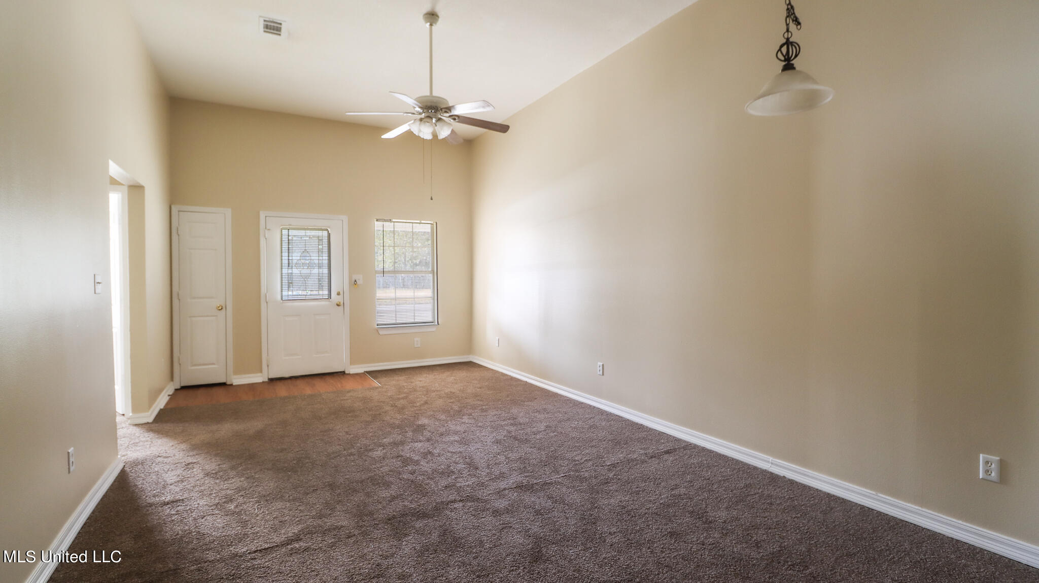 8700 Spring Avenue, Unit C Ocean Springs, MS 39564 - Photo 4 of 14 8700 Unit C-1705