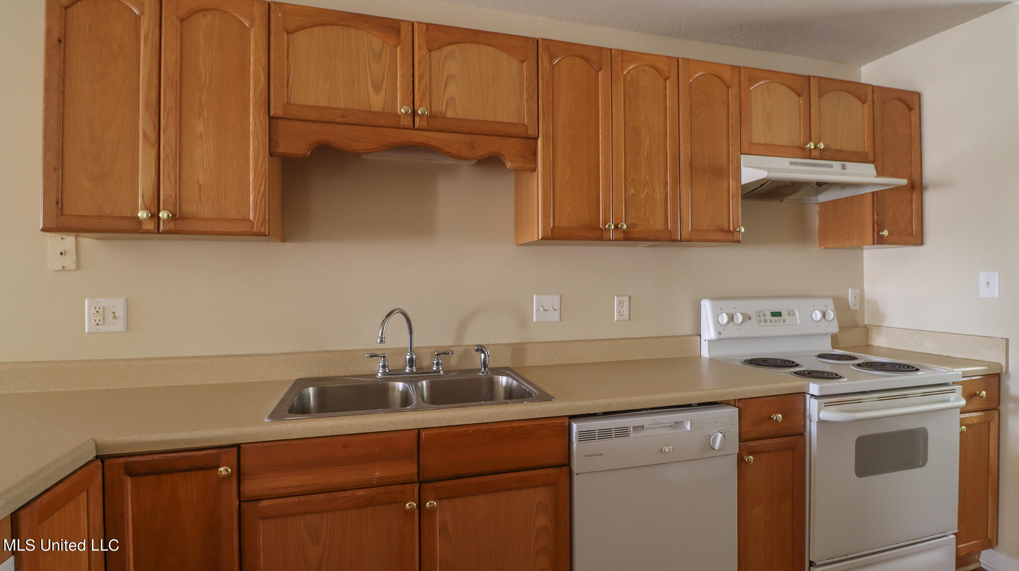 8700 Spring Avenue, Unit C Ocean Springs, MS 39564 - Photo 6 of 14 8700 Unit C-1708