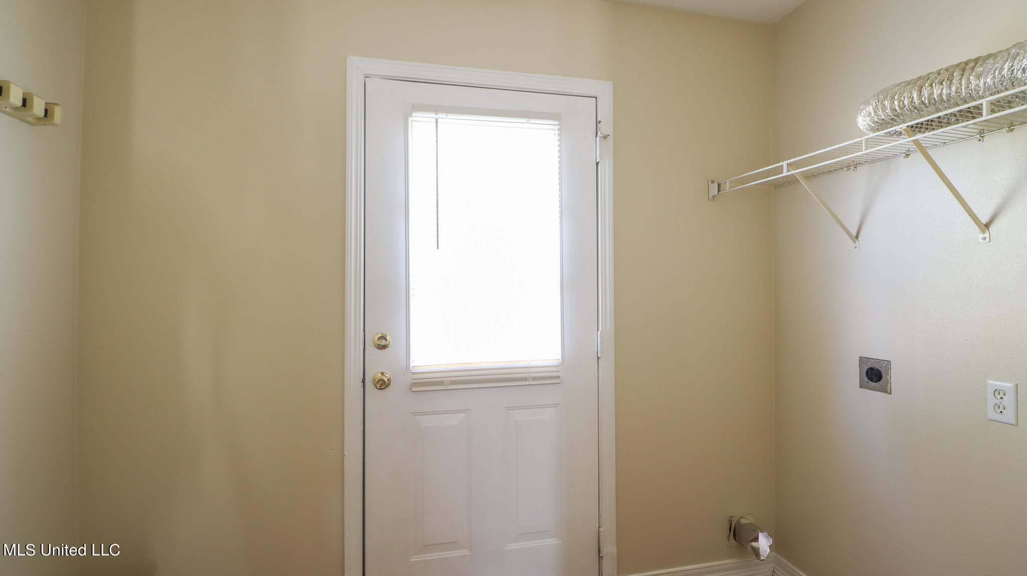 8700 Spring Avenue, Unit C Ocean Springs, MS 39564 - Photo 8 of 14 8700 Unit C-1711