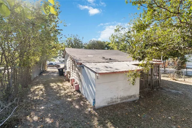 $395,000 | 1113 North Old Highway 81, Kyle, TX 78640