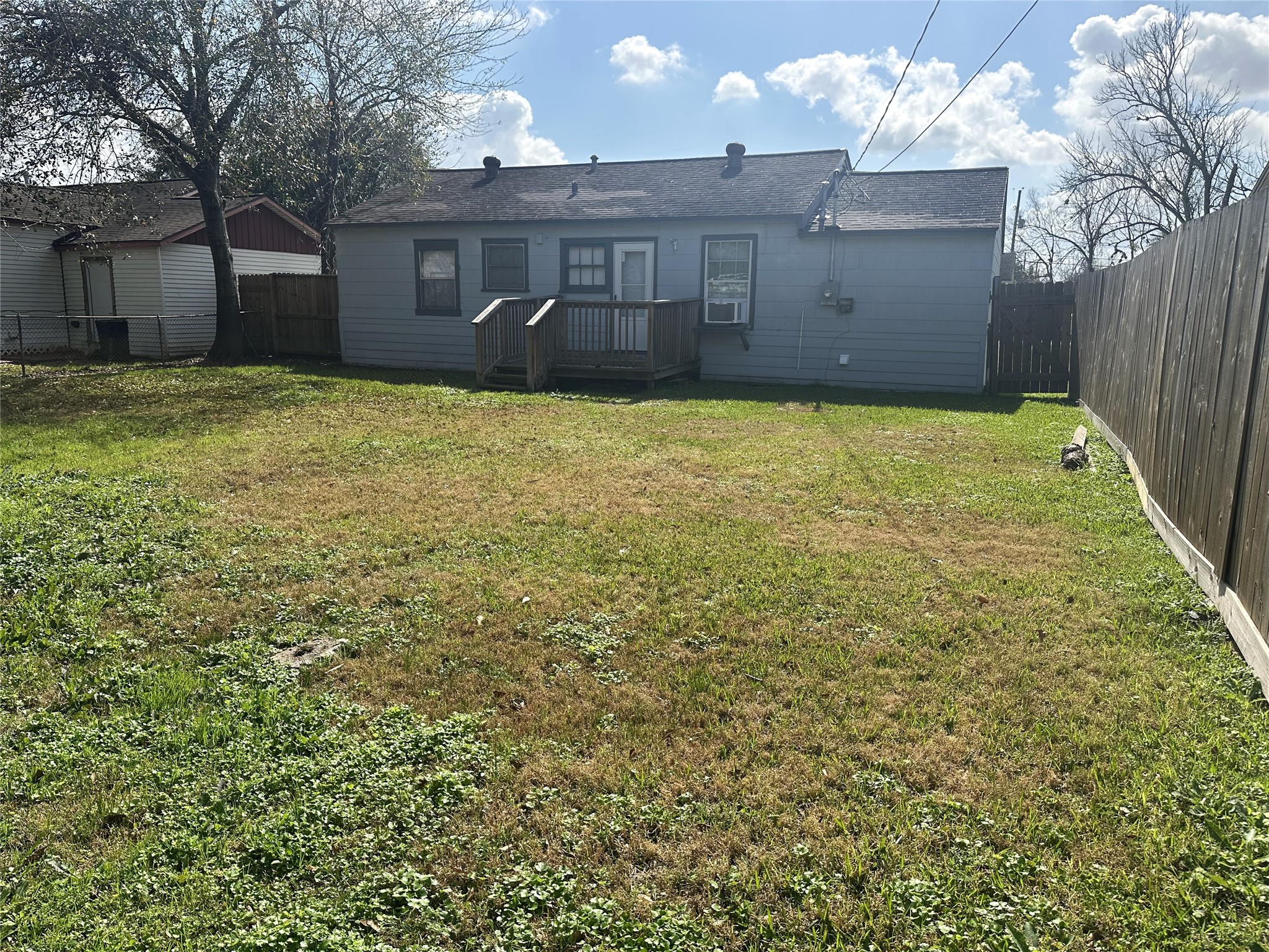 11005 Muscatine Street Houston, TX 77029 - Photo 12 of 12 a view of a backyard of the house