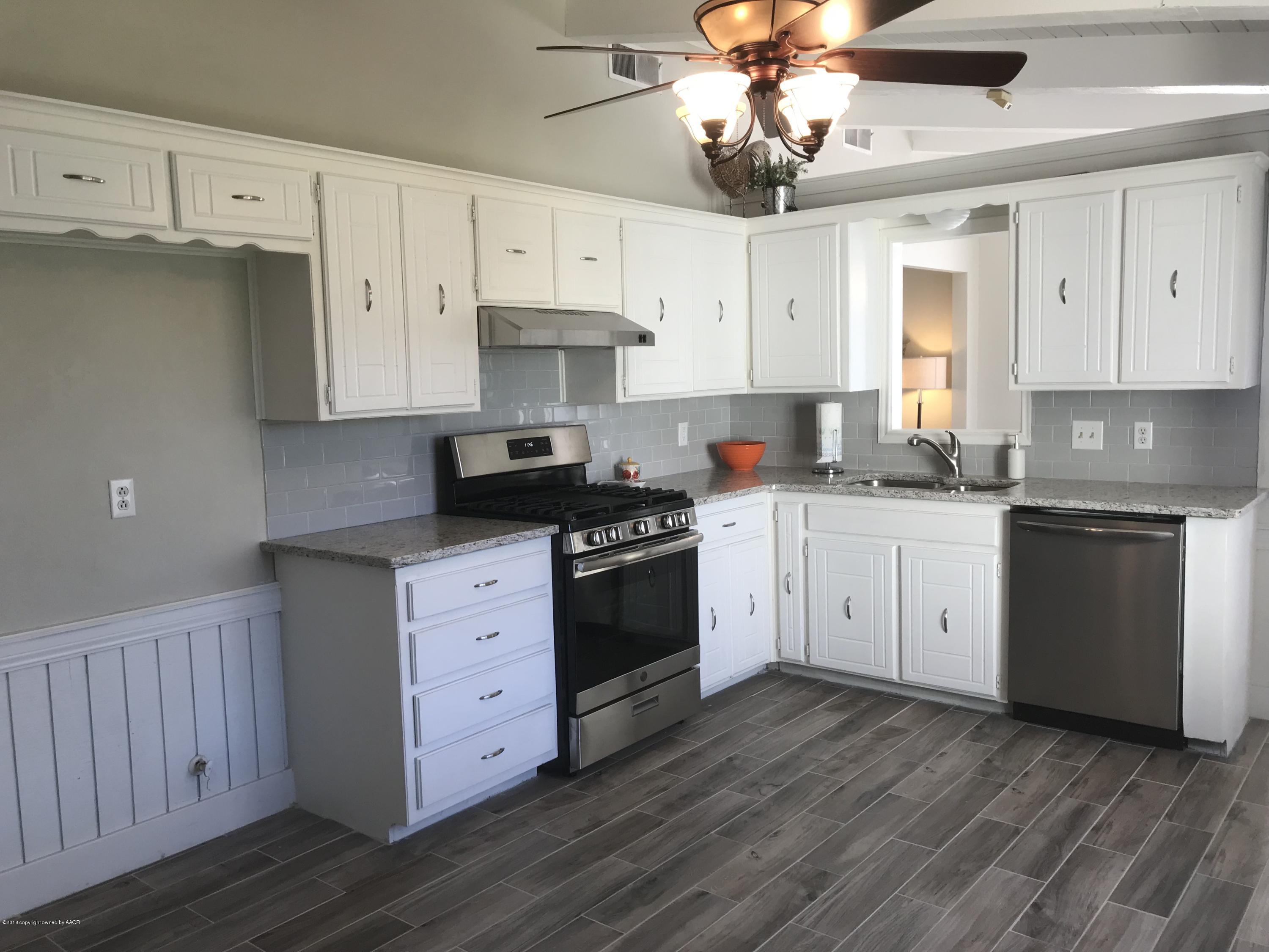 6704 Drexel Road Amarillo, TX 79109 - Photo 7 of 18 Kitchen