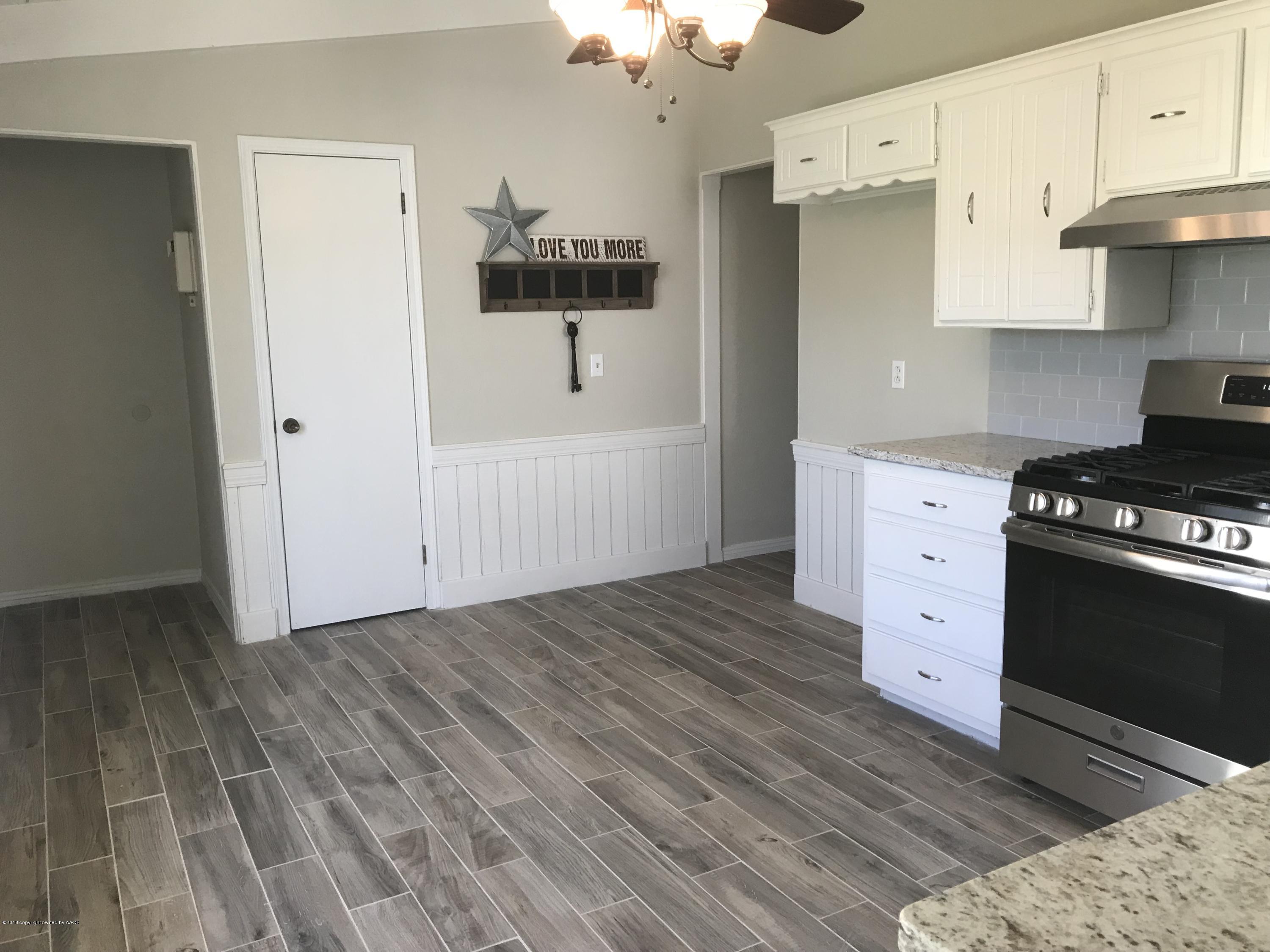 6704 Drexel Road Amarillo, TX 79109 - Photo 9 of 18 Kitchen